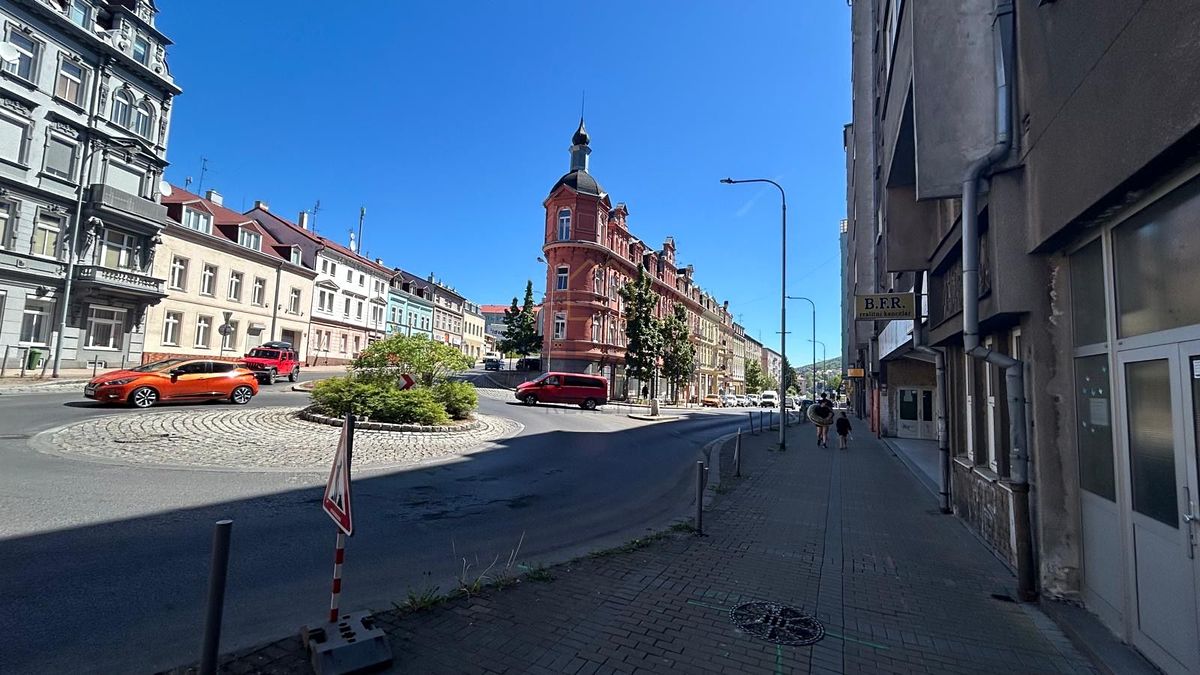 Pronájem obchodního prostoru 105 m² – fotografie 2