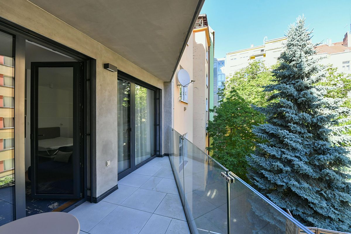 Pronájem bytu 1+kk 38 m²