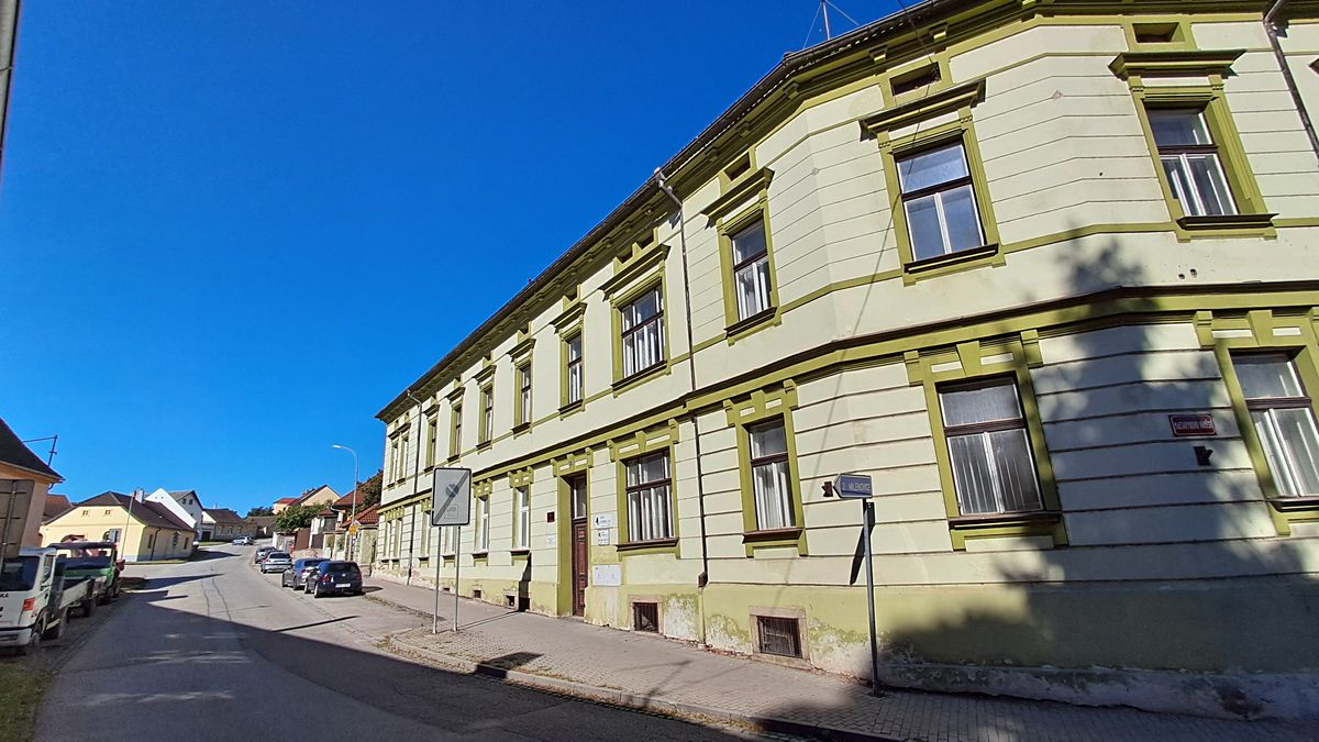 Prodej činžovního domu 1099 m² – fotografie 2