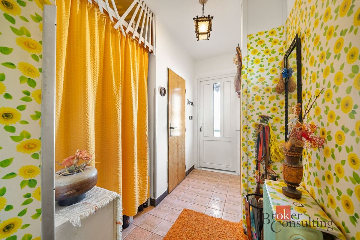 Prodej rodinného domu 180 m², pozemek 229 m² – fotografie 4
