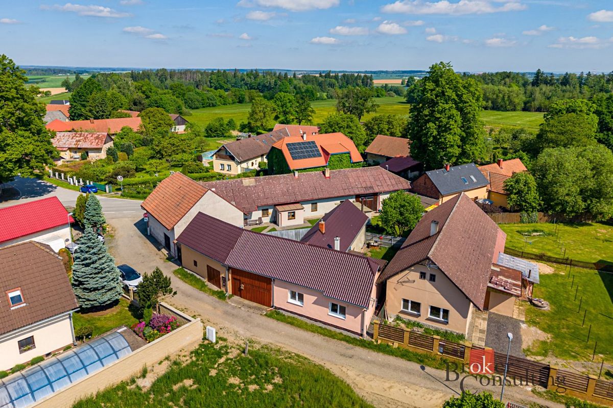 Prodej rodinného domu 140 m², pozemek 330 m²