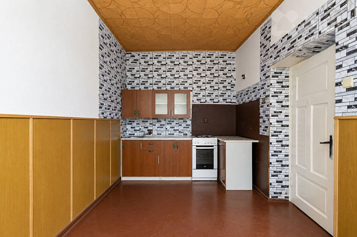 Prodej rodinného domu 358 m², pozemek 658 m² – fotografie 2