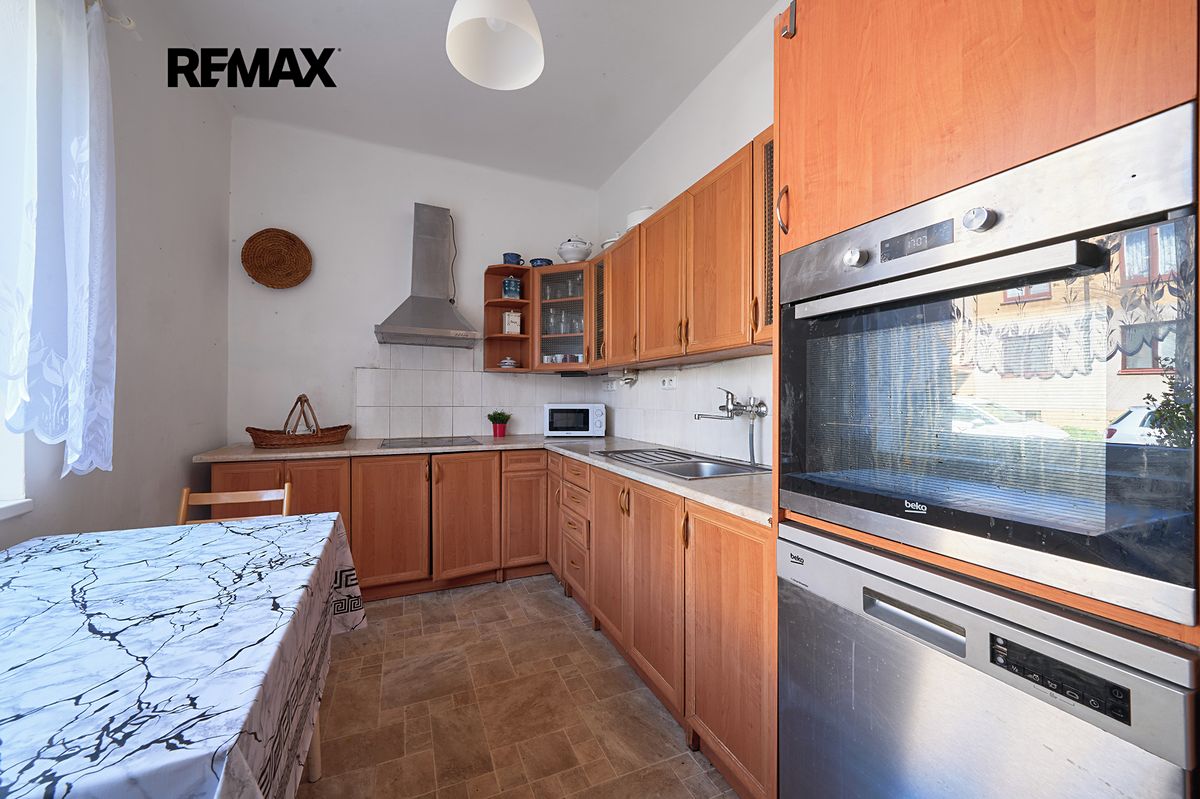 Prodej rodinného domu 90 m², pozemek 791 m² – fotografie 2