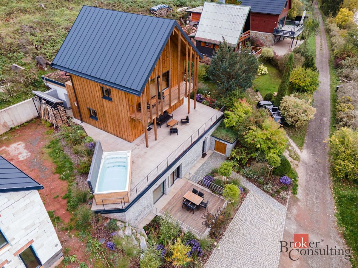 Prodej rodinného domu 213 m², pozemek 350 m² – fotografie 3