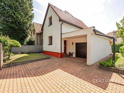Prodej  rodinného domu 220 m², pozemek 228 m²