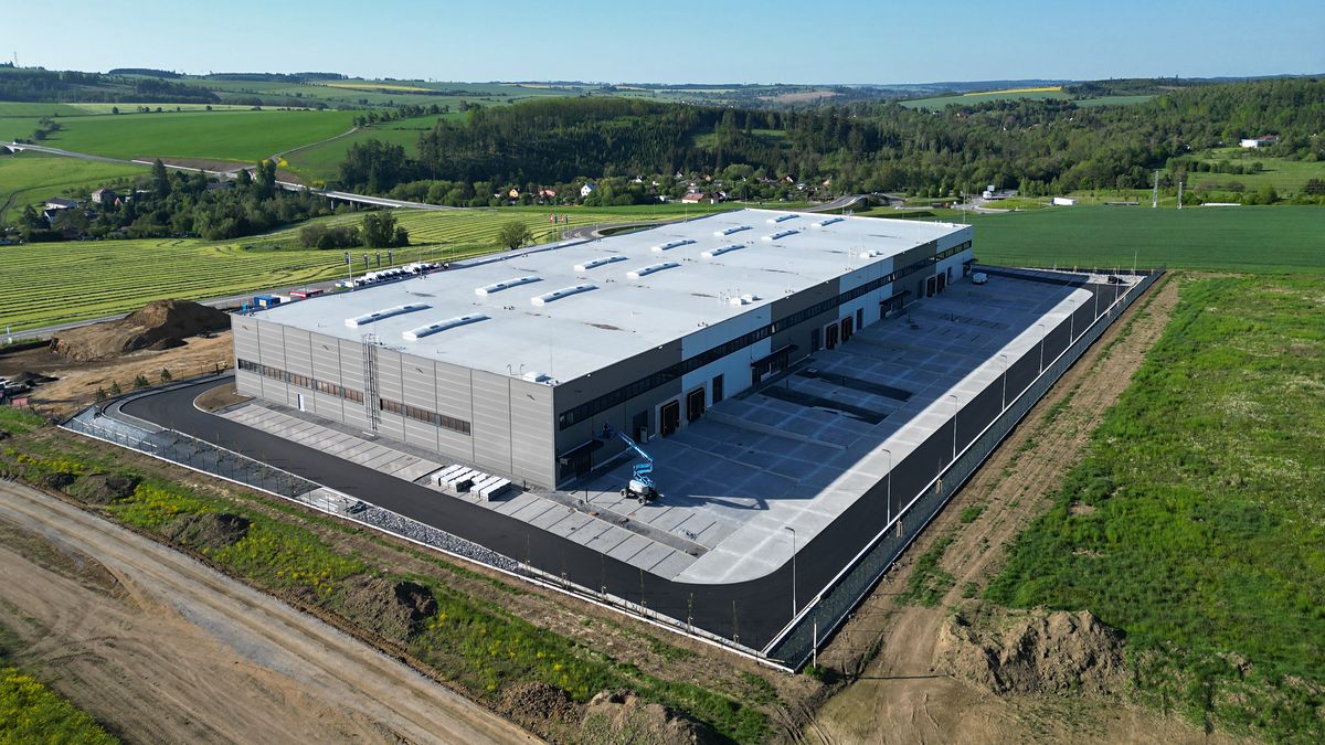 Pronájem skladového prostoru 10540 m² – fotografie 3