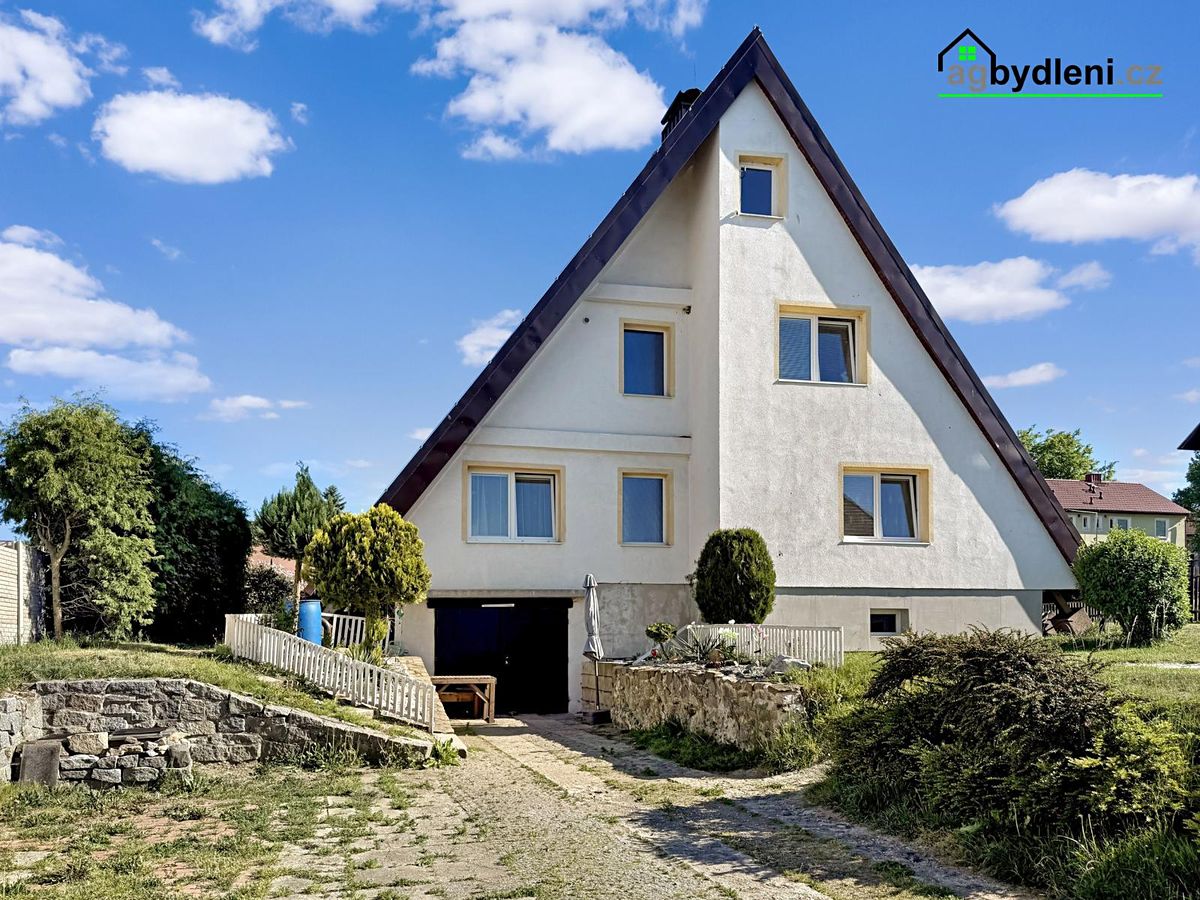 Prodej rodinného domu 282 m², pozemek 1117 m²