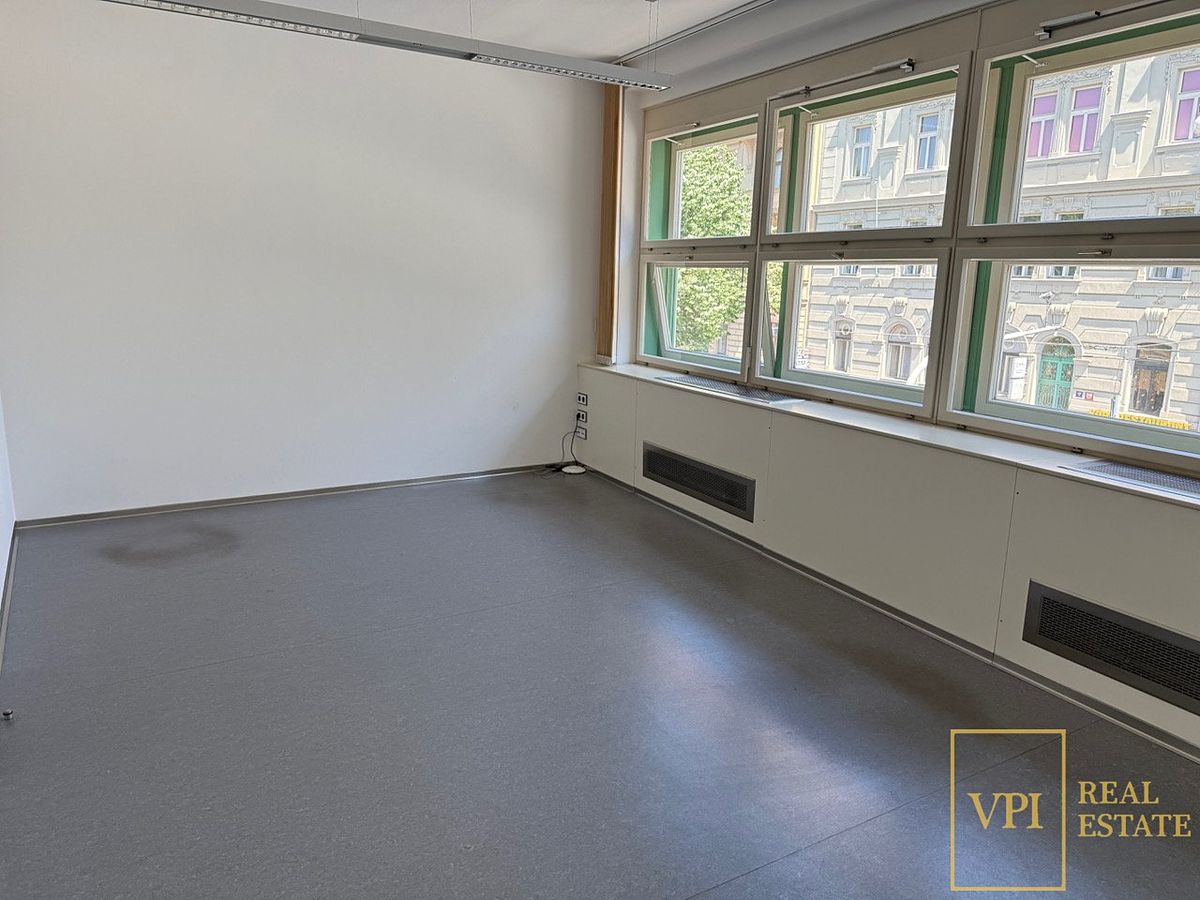 Pronájem kanceláře 24 m² – fotografie 5