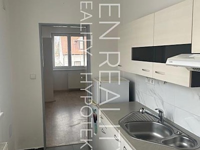Pronájem bytu 1+1 42 m²