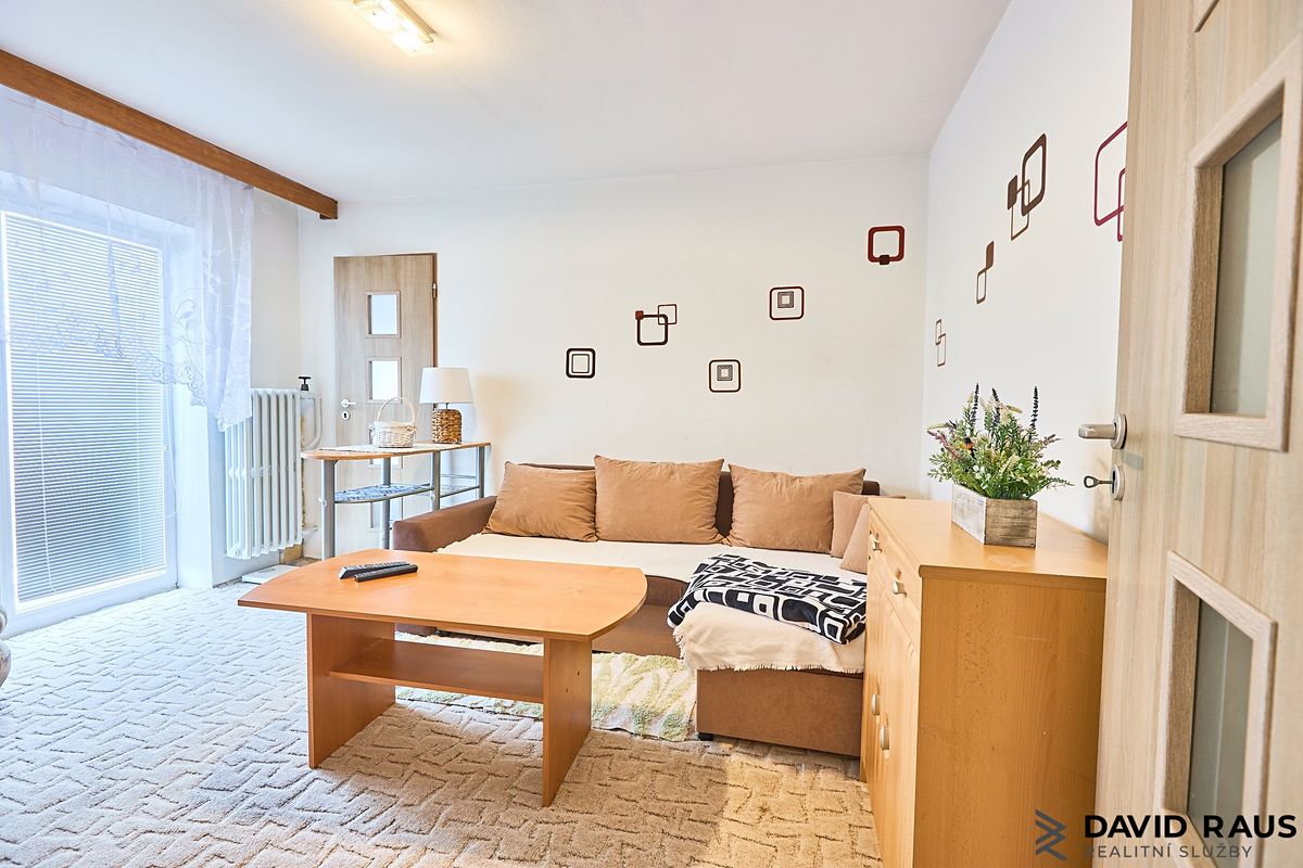 Prodej rodinného domu 232 m², pozemek 1077 m² – fotografie 5
