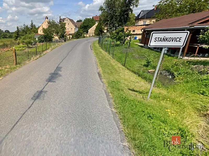 Prodej stavebního pozemku 4536 m², Staňkovice – náhled fotky 1
