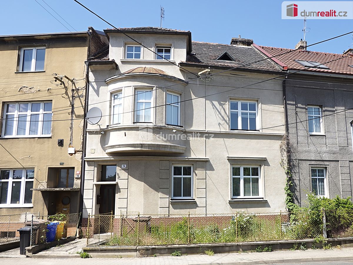 Prodej rodinného domu 190 m², pozemek 896 m²