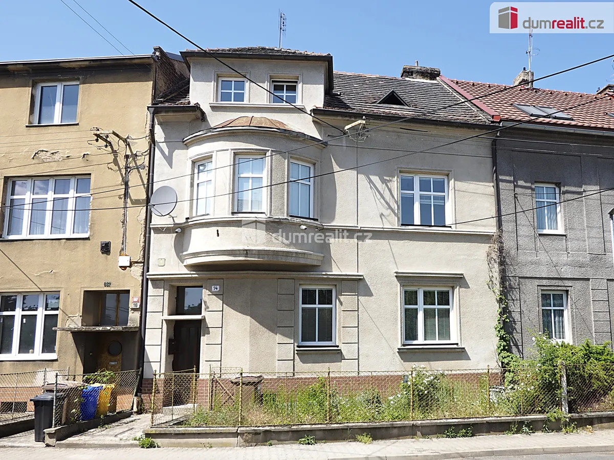 Prodej rodinného domu 190 m², pozemek 896 m²