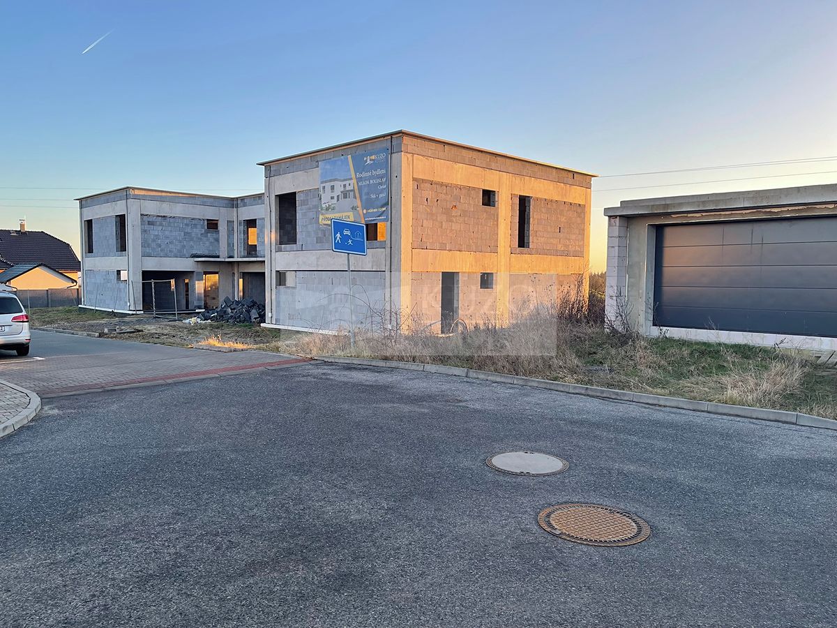 Prodej rodinného domu 168 m², pozemek 458 m² – fotografie 2