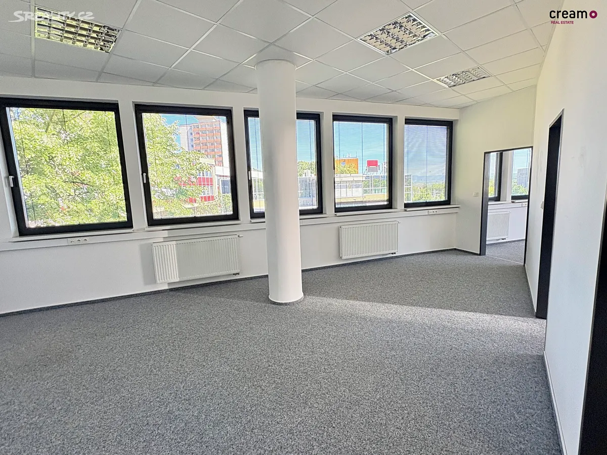 Pronájem kanceláře 72 m², Most