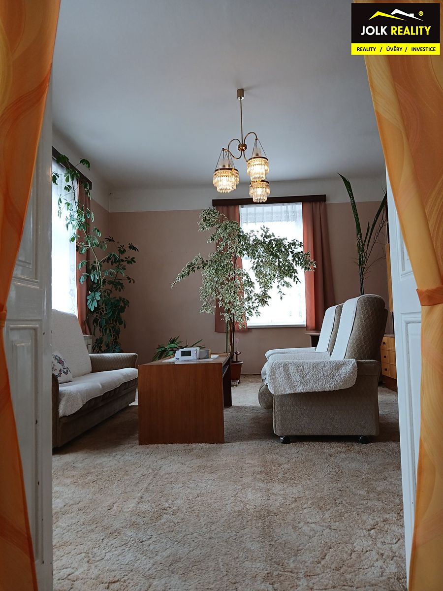 Prodej rodinného domu 258 m², pozemek 938 m² – fotografie 5