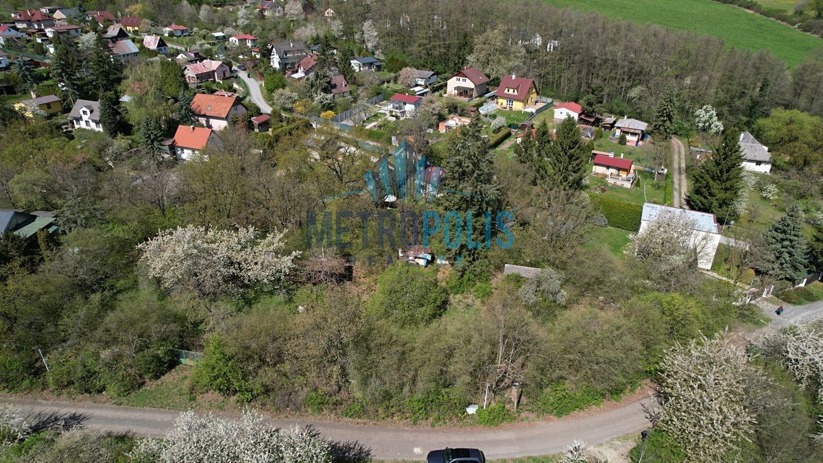 Prodej stavebního pozemku 1406 m² – fotografie 2