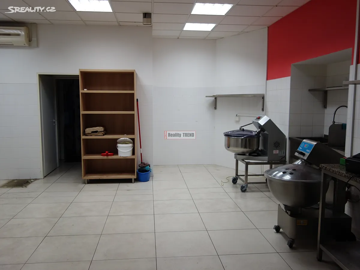 Pronájem obchodního prostoru 100 m² – pohled 4