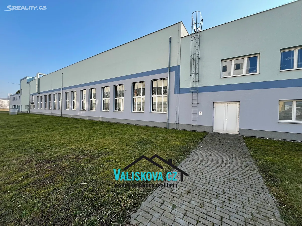 Pronájem skladového prostoru 900 m², Kroměříž
