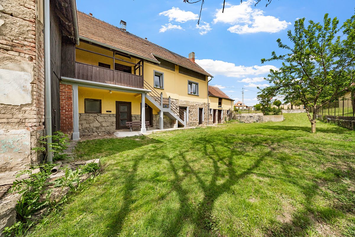 Prodej rodinného domu 64 m², pozemek 943 m² – fotografie 2