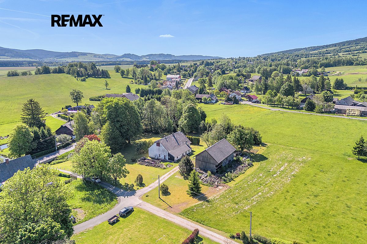Prodej rodinného domu 277 m², pozemek 4052 m² – fotografie 3