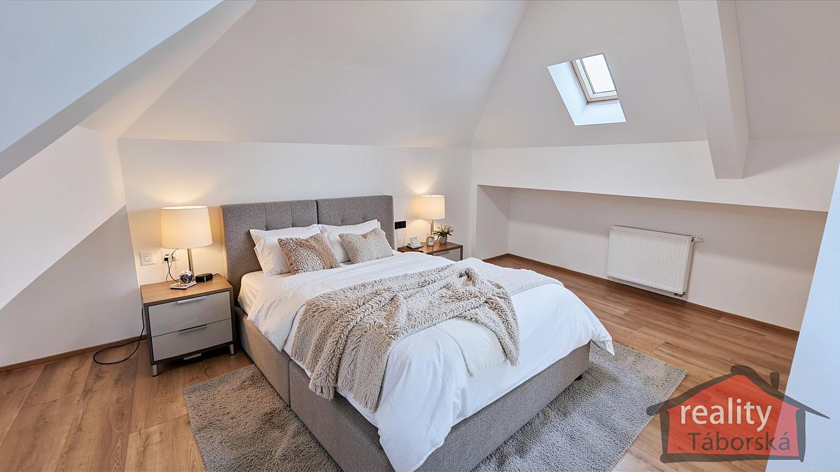 Prodej bytu 2+kk 60 m² (Podkrovní)