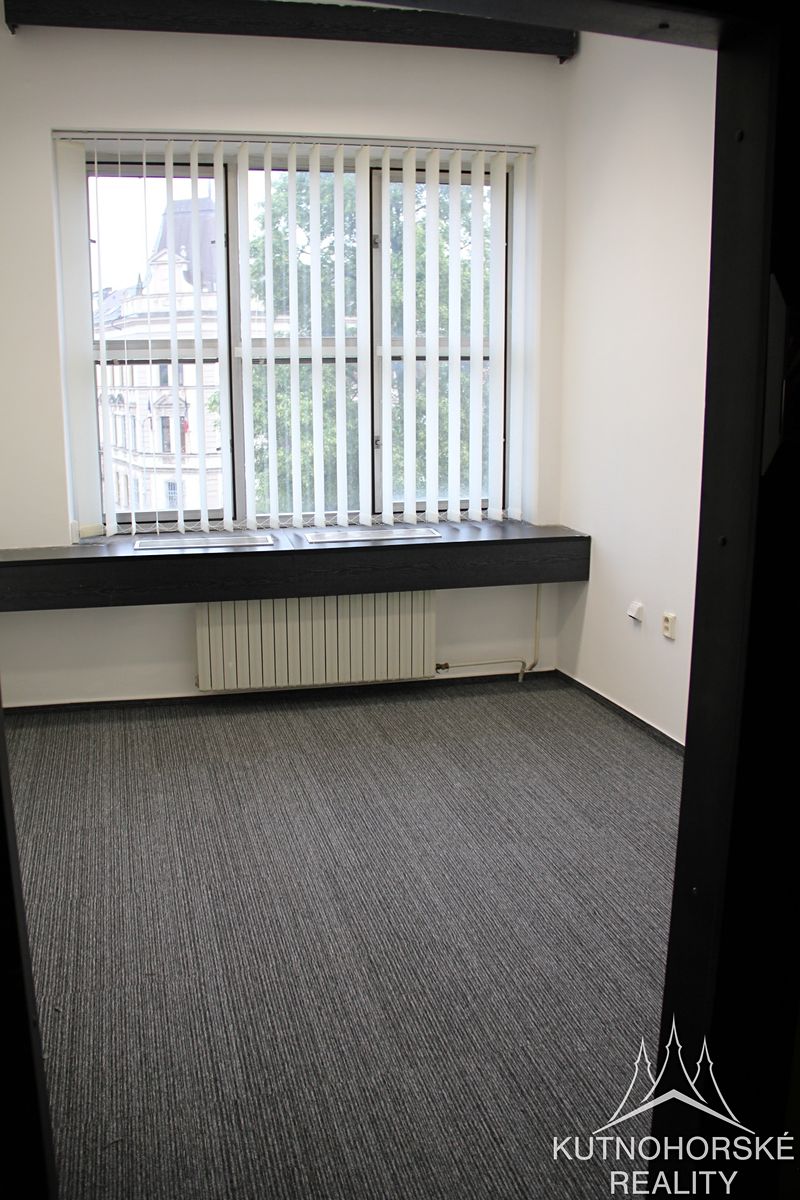 Pronájem kanceláře 13 m² – fotografie 2