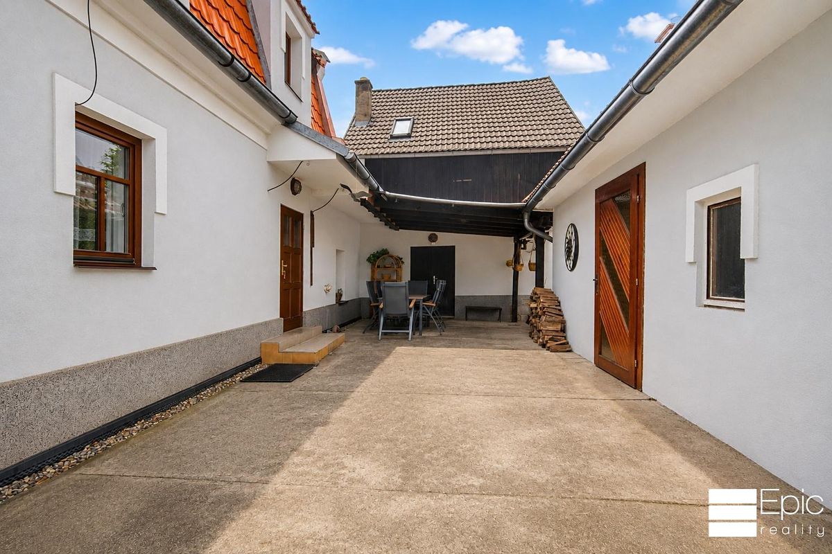 Prodej rodinného domu 230 m², pozemek 489 m² – fotografie 5