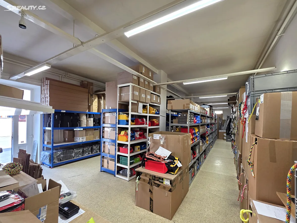 Pronájem obchodního prostoru 102 m² – pohled 5