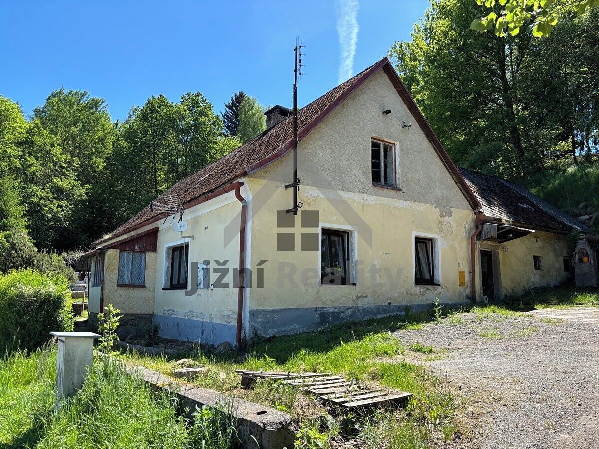 Prodej rodinného domu 180 m², pozemek 1231 m²