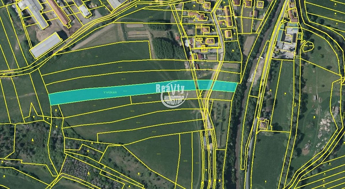 Prodej stavebního pozemku 1972 m² – fotografie 2