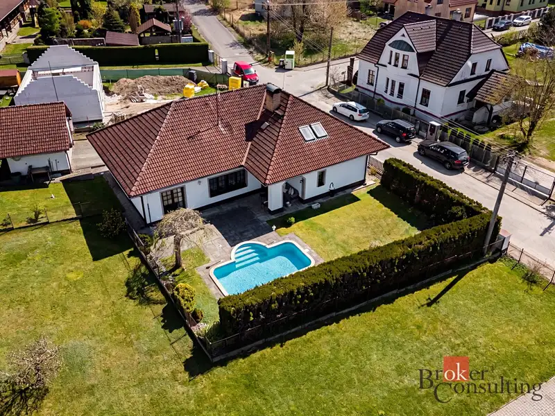 Prodej rodinného domu 220 m², pozemek 887 m², Chlum u Třeboně – náhled fotky 1
