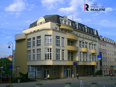 Pronájem kanceláře 411 m²