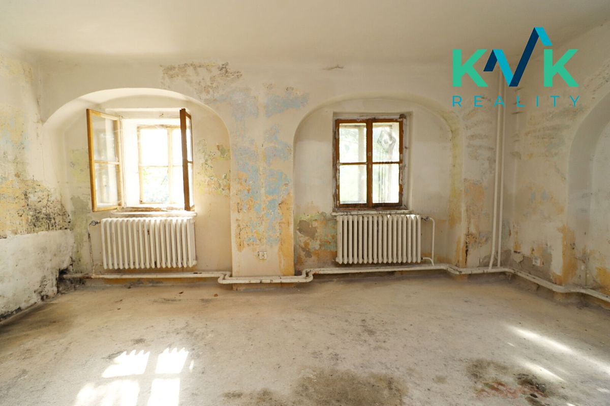 Prodej rodinného domu 250 m², pozemek 632 m² – fotografie 3
