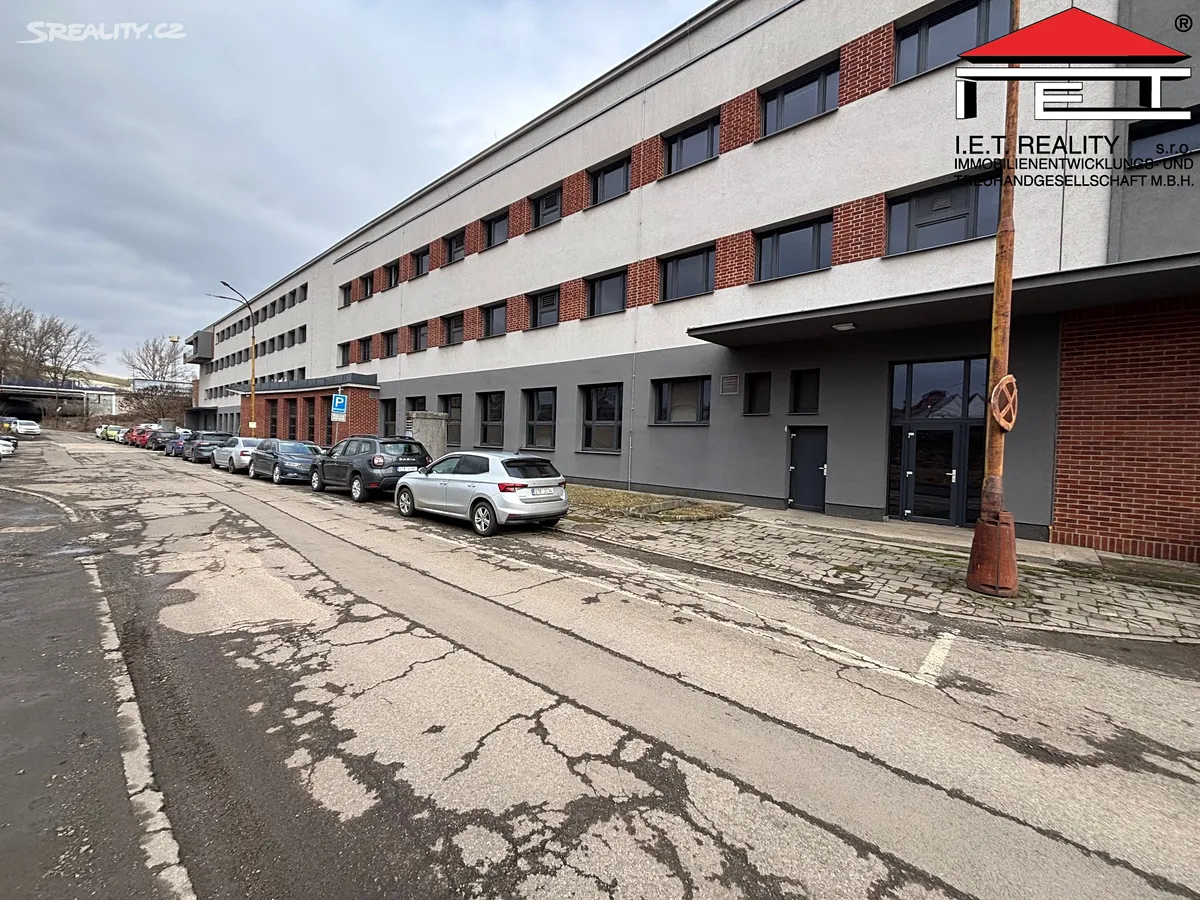 Pronájem skladového prostoru 785 m², Ostrava