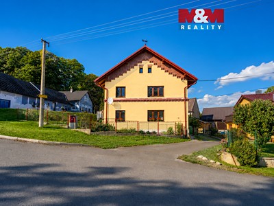 Pronájem  rodinného domu 223 m², pozemek 1 084 m²