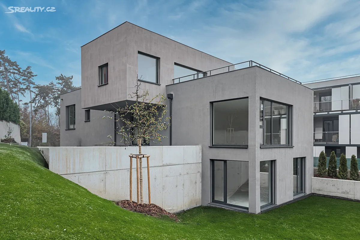 Prodej rodinného domu 393 m², pozemek 1191 m², Praha