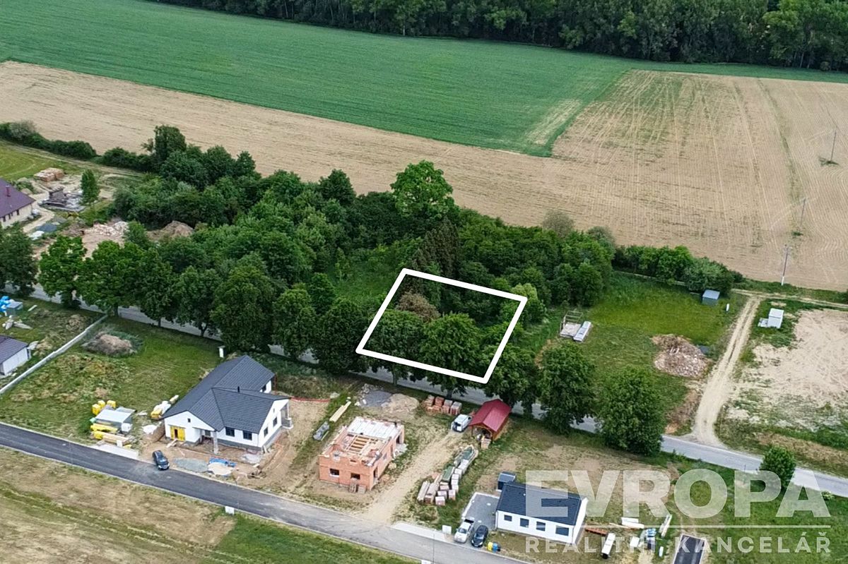 Prodej pozemku 966 m²
