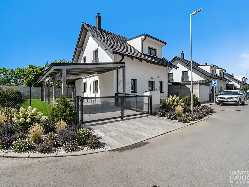 Pronájem rodinného domu 150 m², pozemek 250 m², Černilov – náhled fotky 1