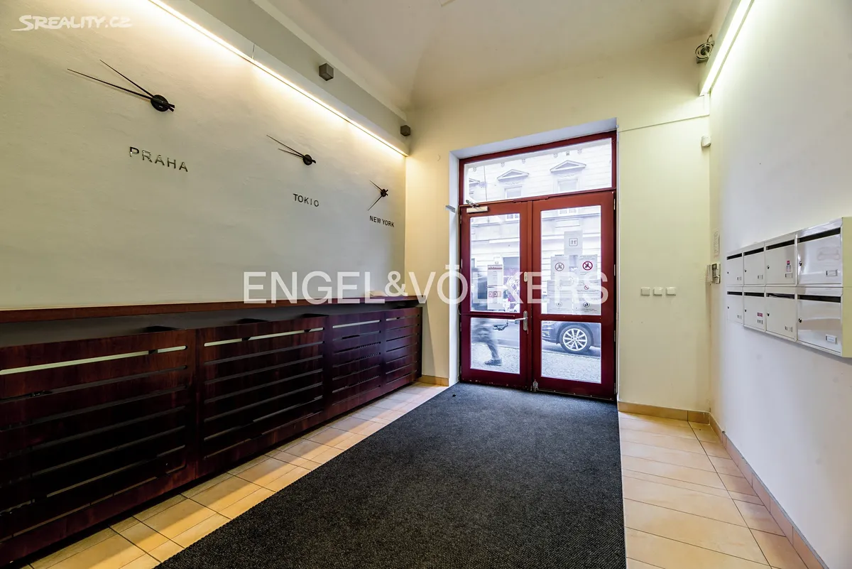 Pronájem kanceláře 132 m² – pohled 2