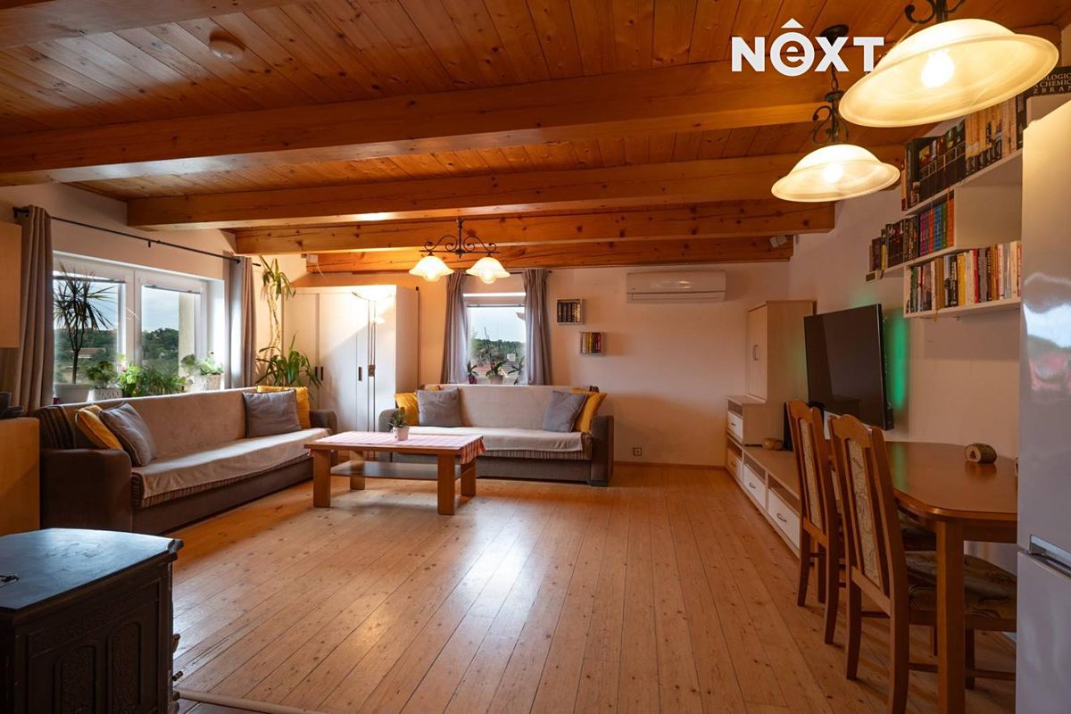 Prodej rodinného domu 258 m², pozemek 1924 m² – fotografie 2