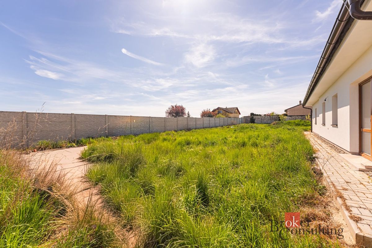 Prodej rodinného domu 102 m², pozemek 941 m² – fotografie 3