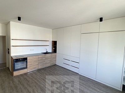 Pronájem bytu 1+kk 30 m²
