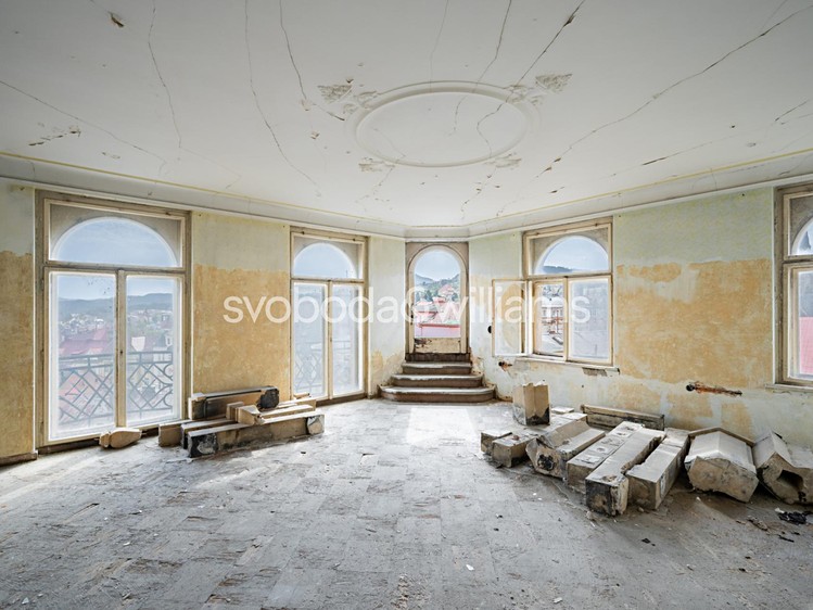Prodej komerčního prostoru, 1 200 m² (3 z 12)