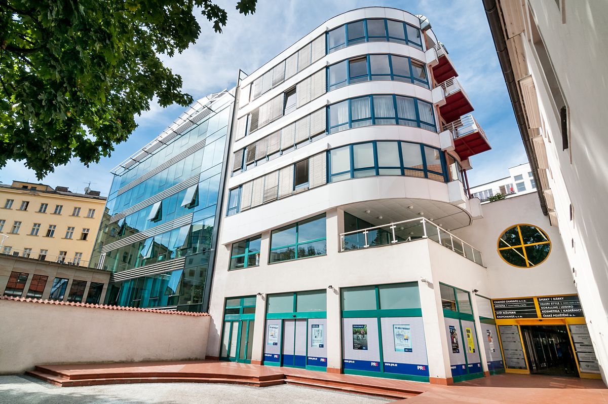 Pronájem obchodního prostoru 14 m²