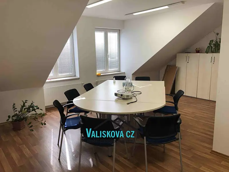 Pronájem kanceláře 91 m², Kroměříž – náhled fotky 1