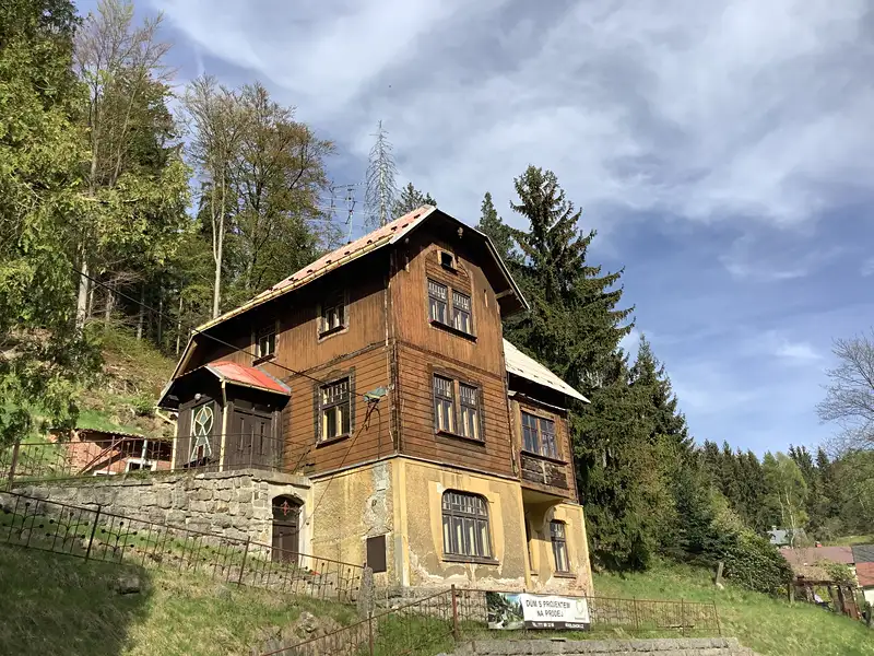 Prodej rodinného domu 703 m², pozemek 900 m², Bedřichov – náhled fotky 1