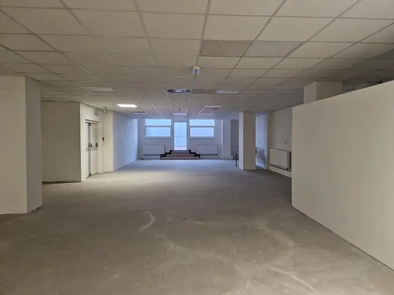 Pronájem komerční nemovitosti 178 m², Šlapanice – náhled fotky 1