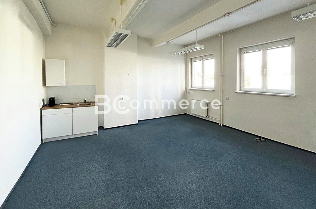 Pronájem kanceláře 30 m² – fotografie 2