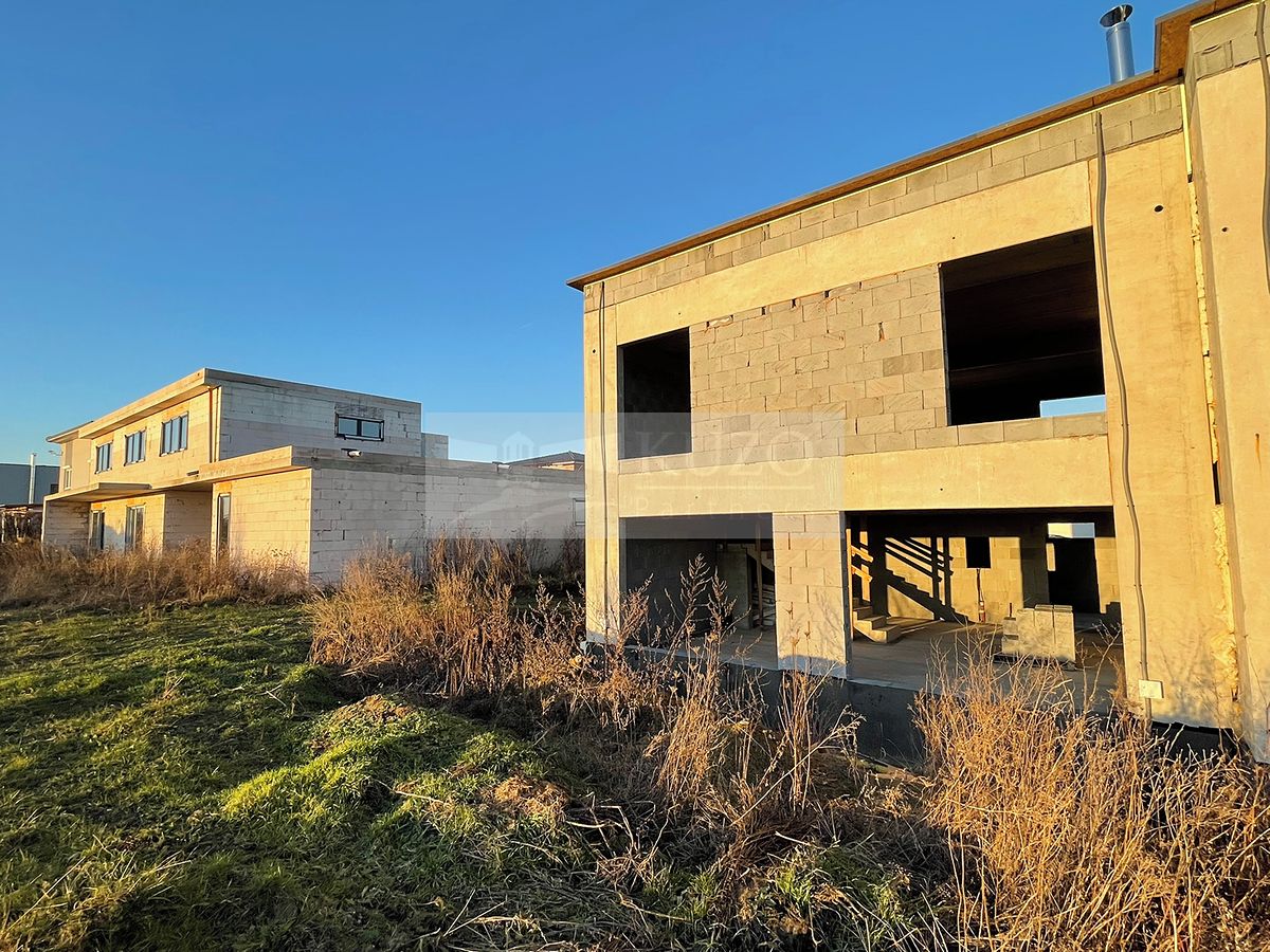 Prodej rodinného domu 151 m², pozemek 440 m² – fotografie 4